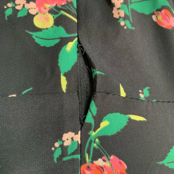 Vanessa Virginia shoulder dress 6 - Picture 9 of 10